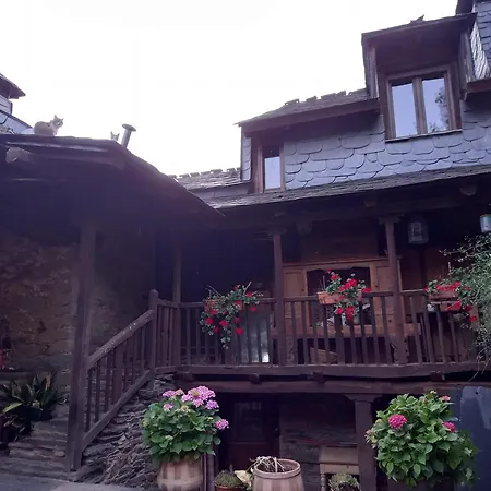 Chalet Las3lobas *